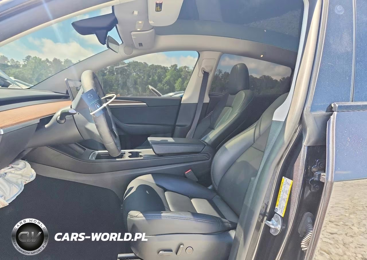 2025 Tesla Model Y VIN:7SAYGDEE0SF298910 - 7