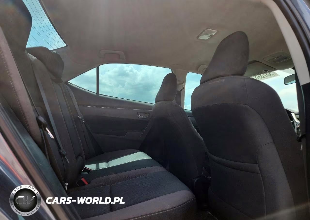 2018 Toyota Corolla Le VIN:2T1BURHE0JC966700 - 10