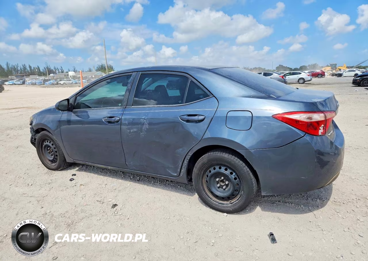 2018 Toyota Corolla Le VIN:2T1BURHE0JC966700 - 2
