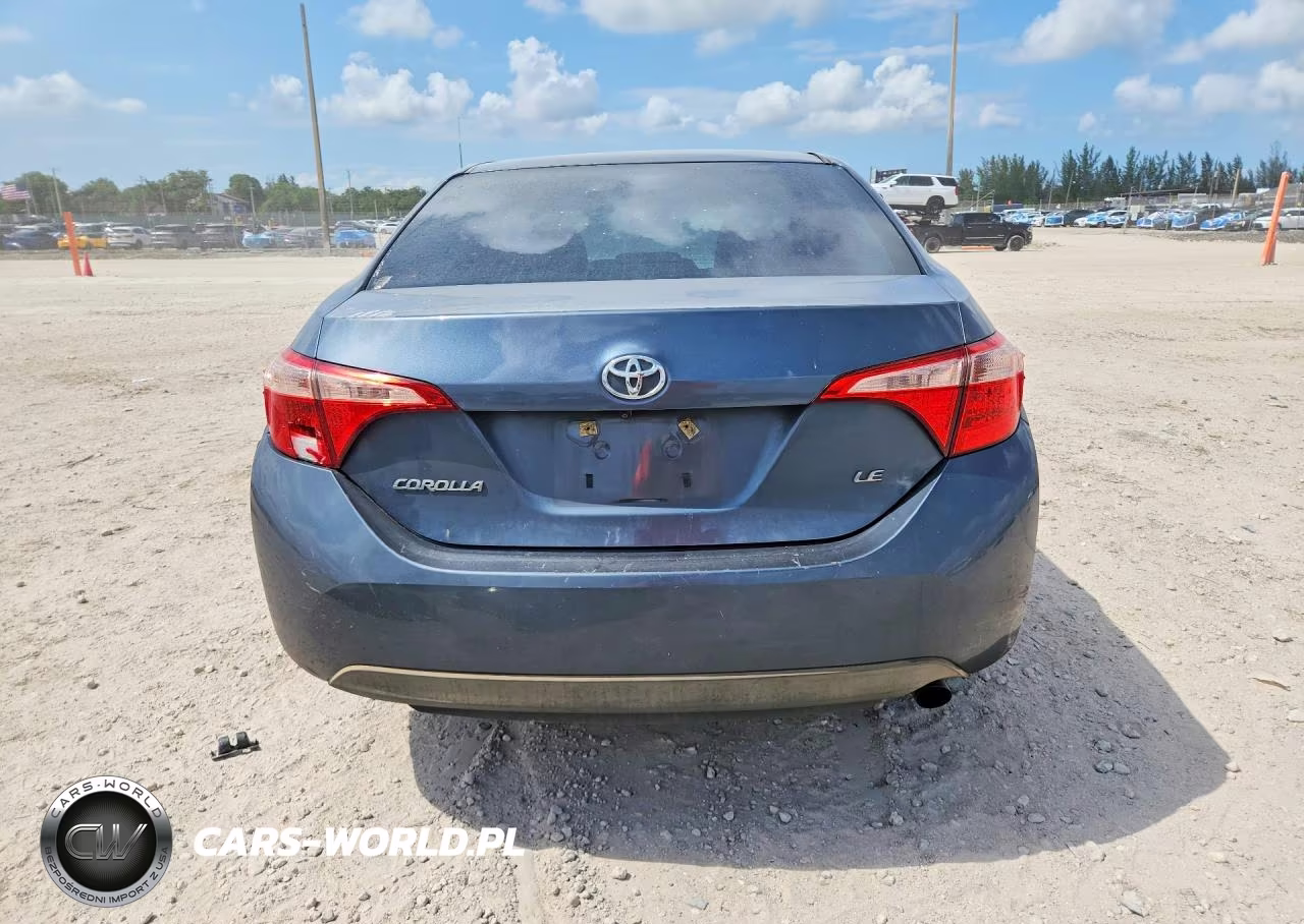2018 Toyota Corolla Le VIN:2T1BURHE0JC966700 - 6