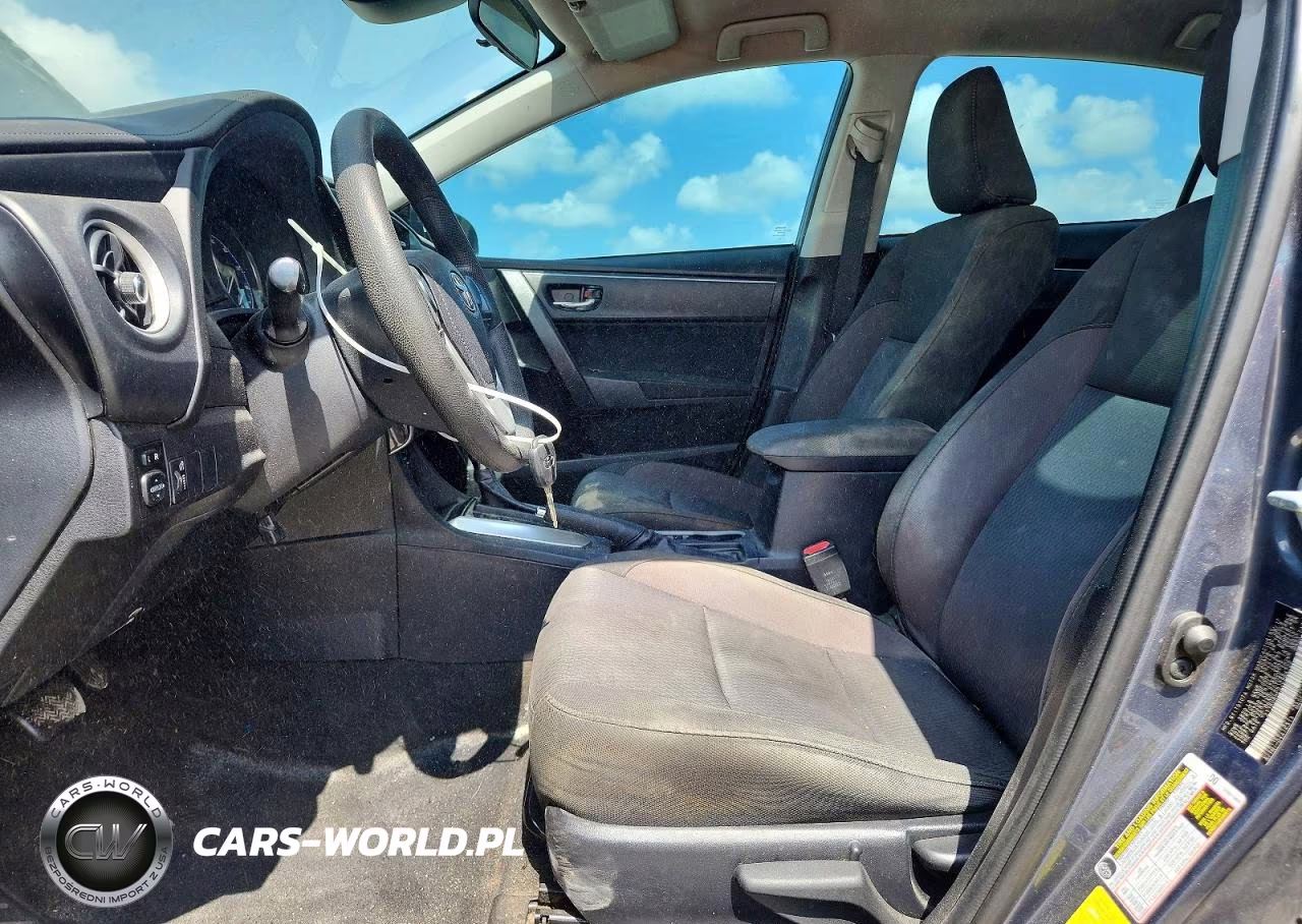 2018 Toyota Corolla Le VIN:2T1BURHE0JC966700 - 7