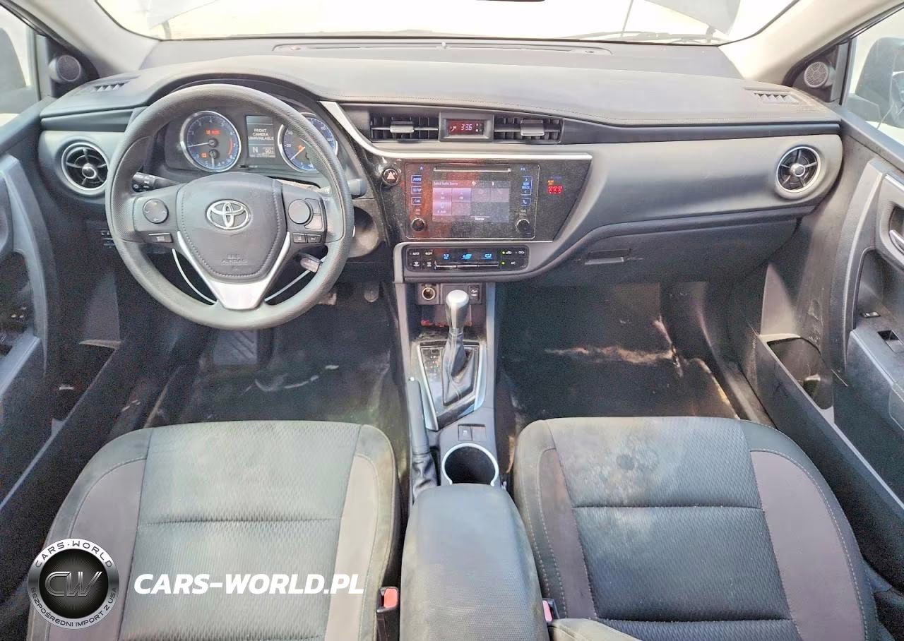 2018 Toyota Corolla Le VIN:2T1BURHE0JC966700 - 8