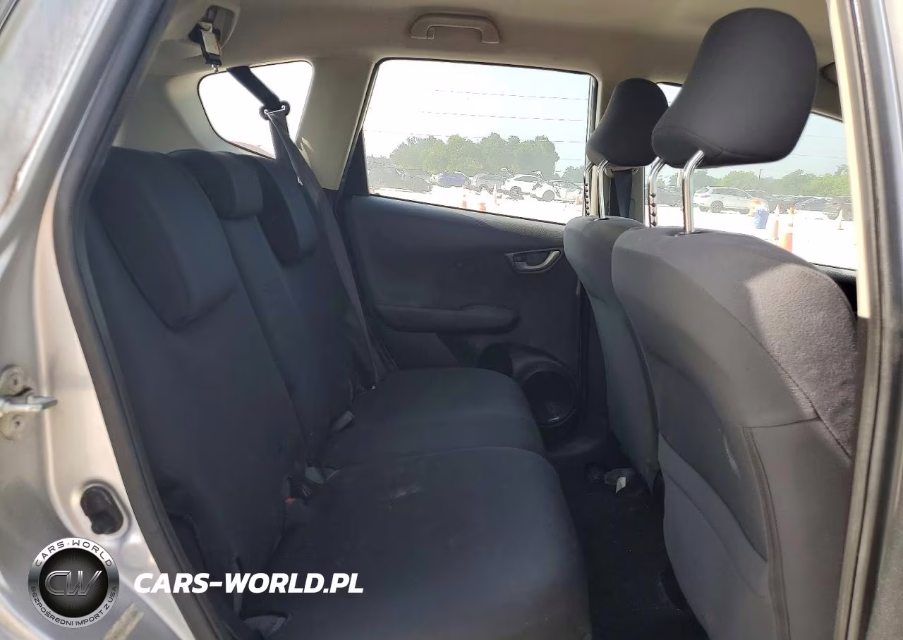 2013 Honda Fit VIN:JHMGE8H3XDC064594 - 10
