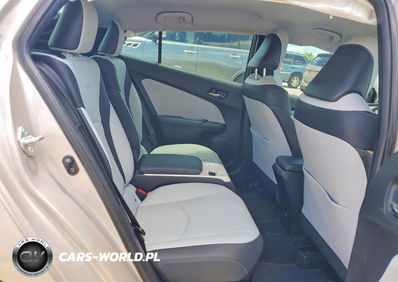 2018 Toyota Prius Prime Premium VIN:JTDKARFP3J3073670 - 10