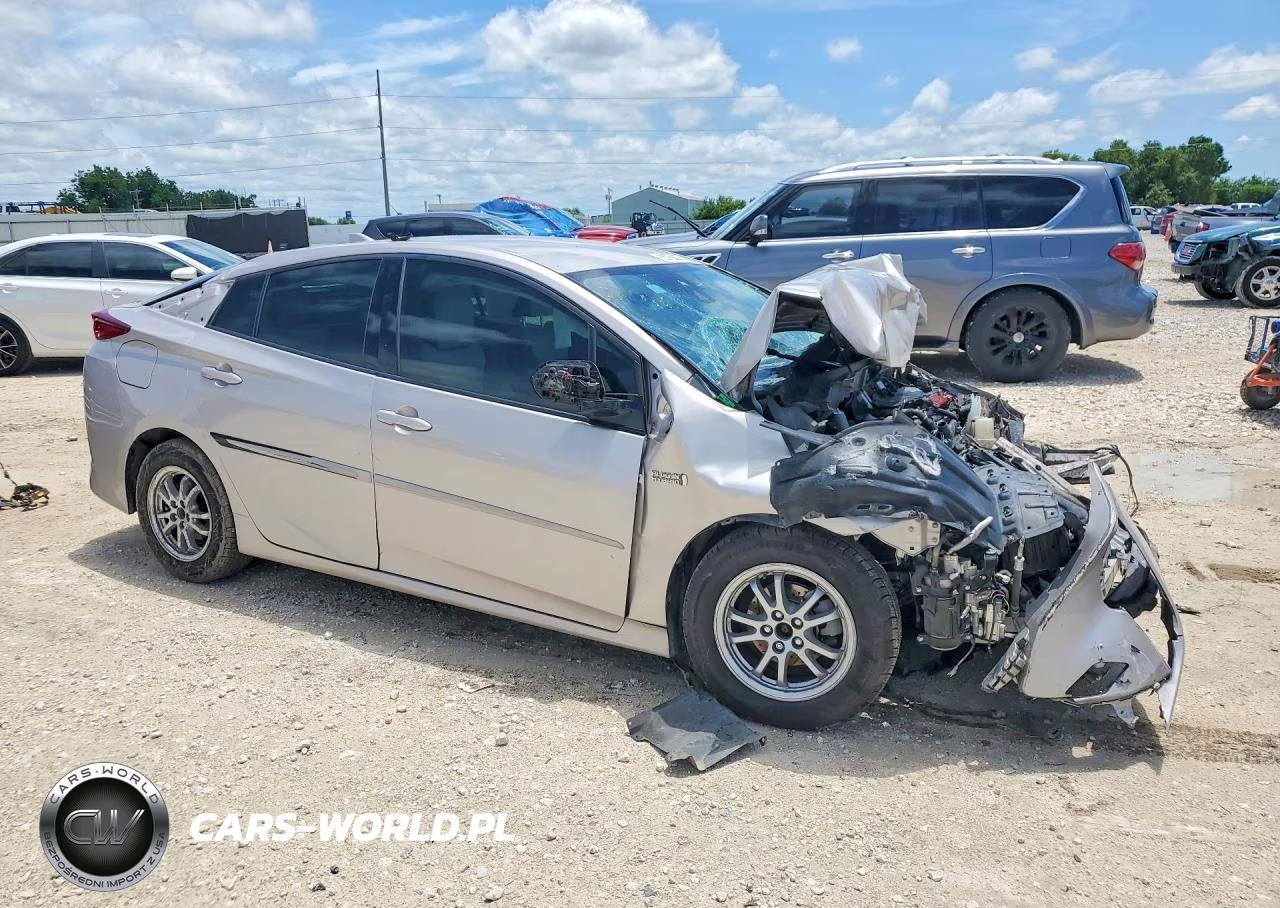 2018 Toyota Prius Prime Premium VIN:JTDKARFP3J3073670 - 4