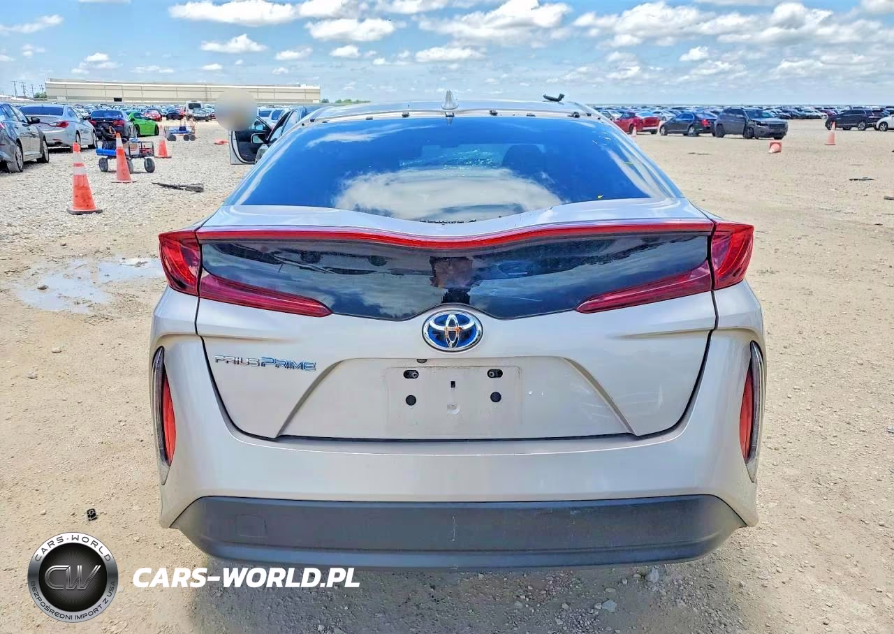 2018 Toyota Prius Prime Premium VIN:JTDKARFP3J3073670 - 6