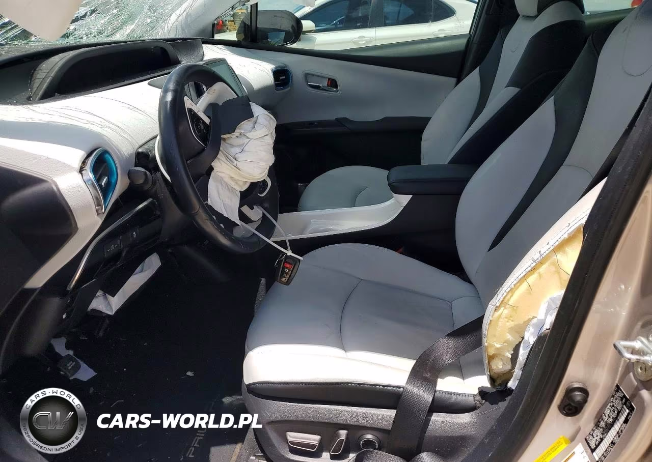 2018 Toyota Prius Prime Premium VIN:JTDKARFP3J3073670 - 7