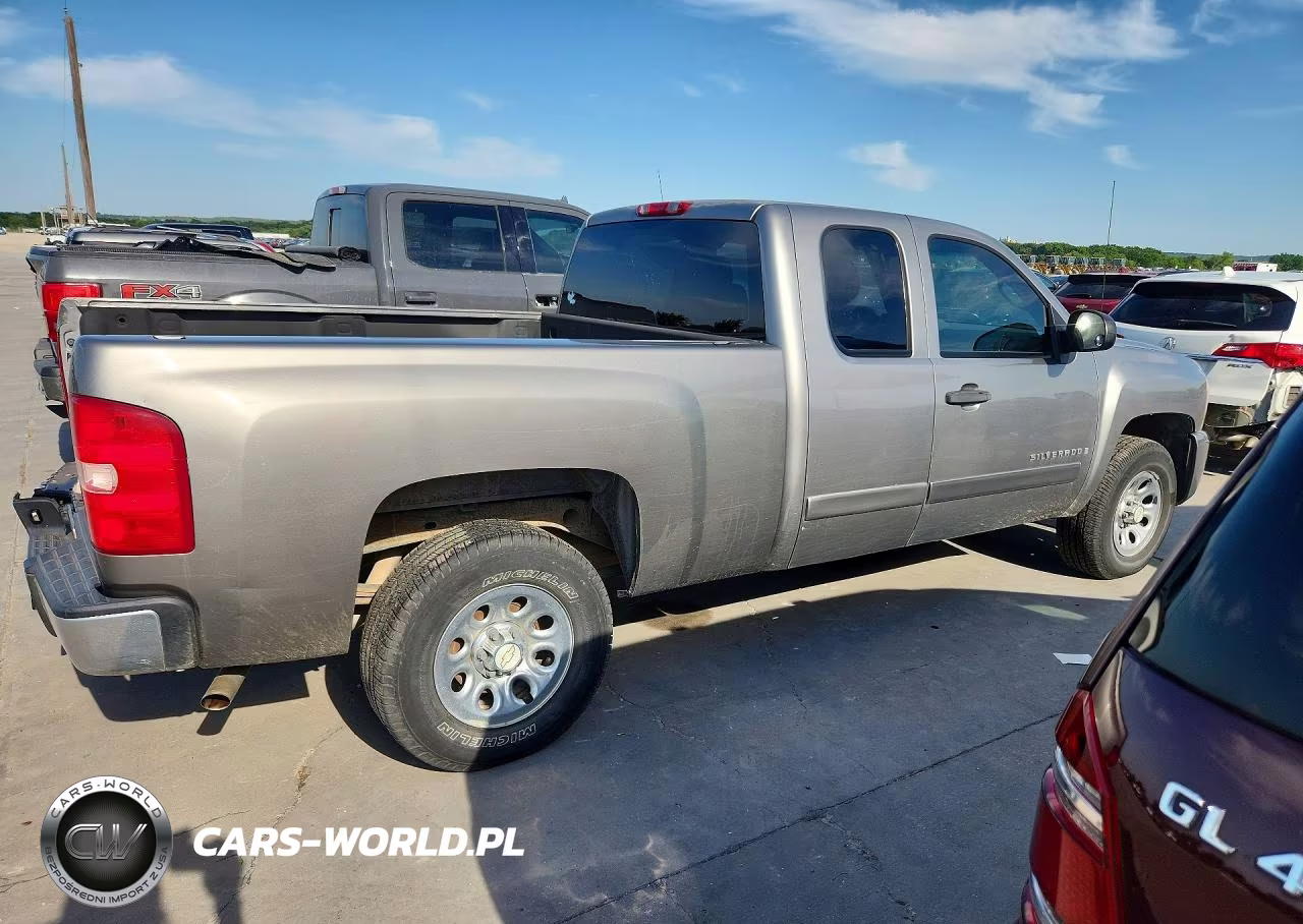 2008 Chevrolet Silverado C1500 VIN:2GCEC19C181314059 - 3