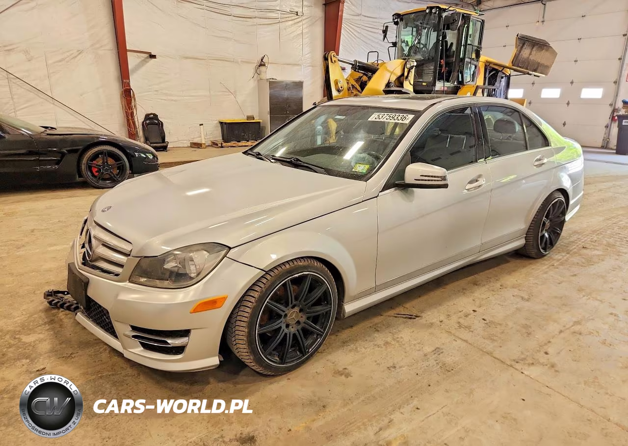 2013 Mercedes-Benz 300C – zdjęcie 1 z 13