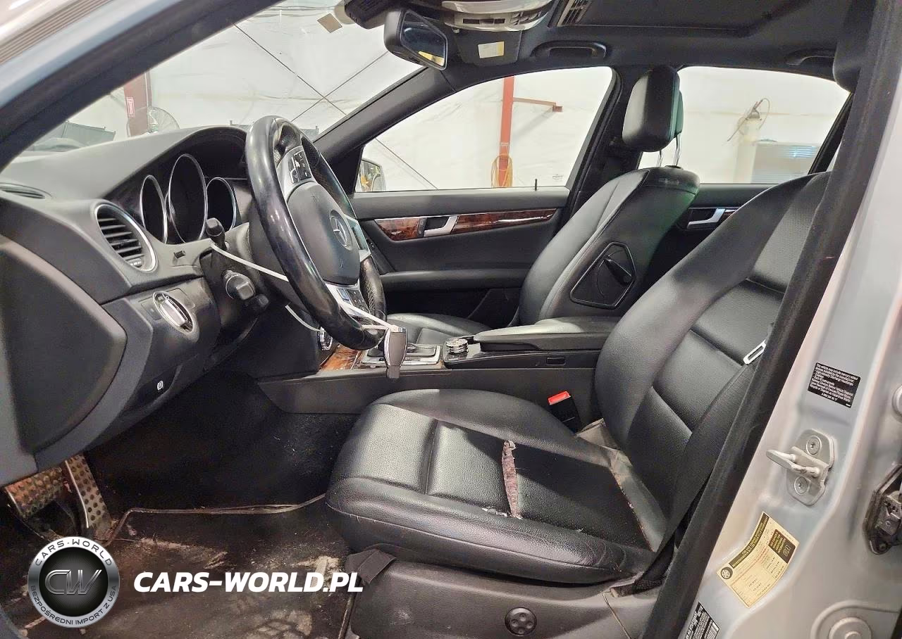 2013 Mercedes-Benz 300C VIN:WDDGF8BB2CR226556 - 7