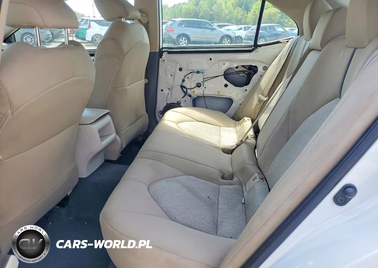 2021 Toyota Camry Le VIN:4T1C11BK5MU035643 - 10