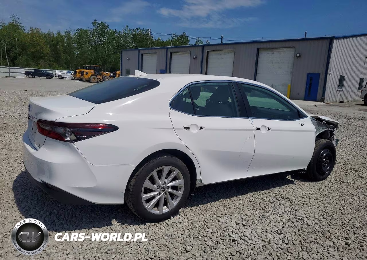 2021 Toyota Camry Le VIN:4T1C11BK5MU035643 - 3