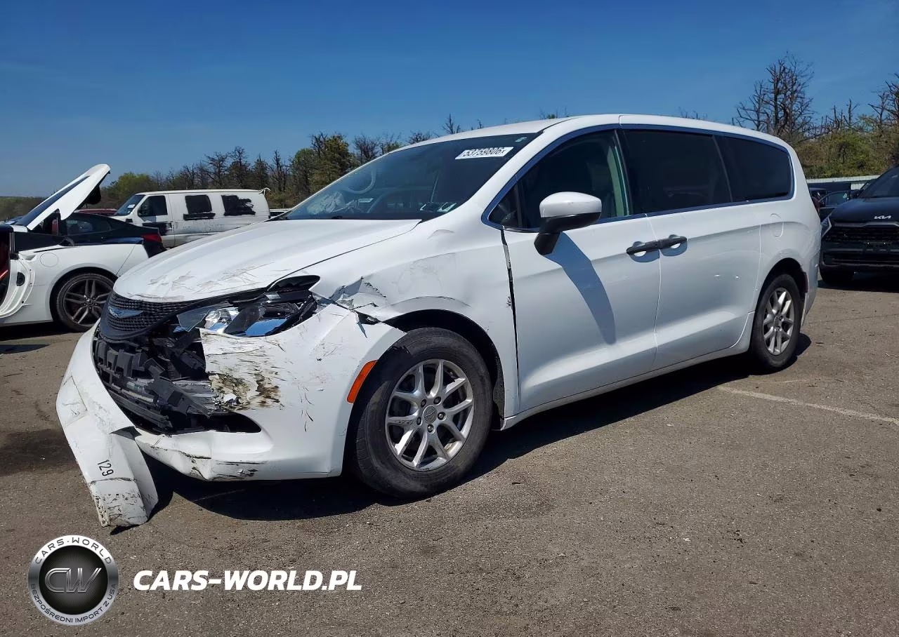 2020 Chrysler Voyager L