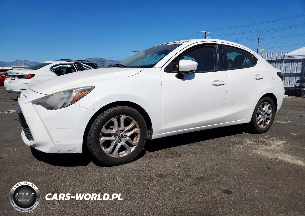 2016 Scion Ia Base – zdjęcie 1 z 12