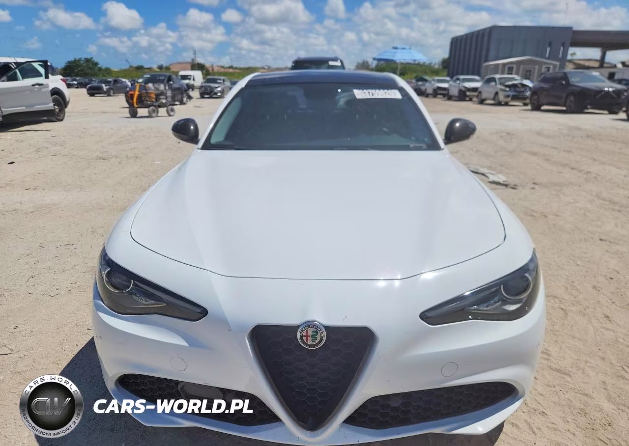 2019 Alfa Romeo Giulia Ti VIN:ZARFAMBNXK7616036 - 5