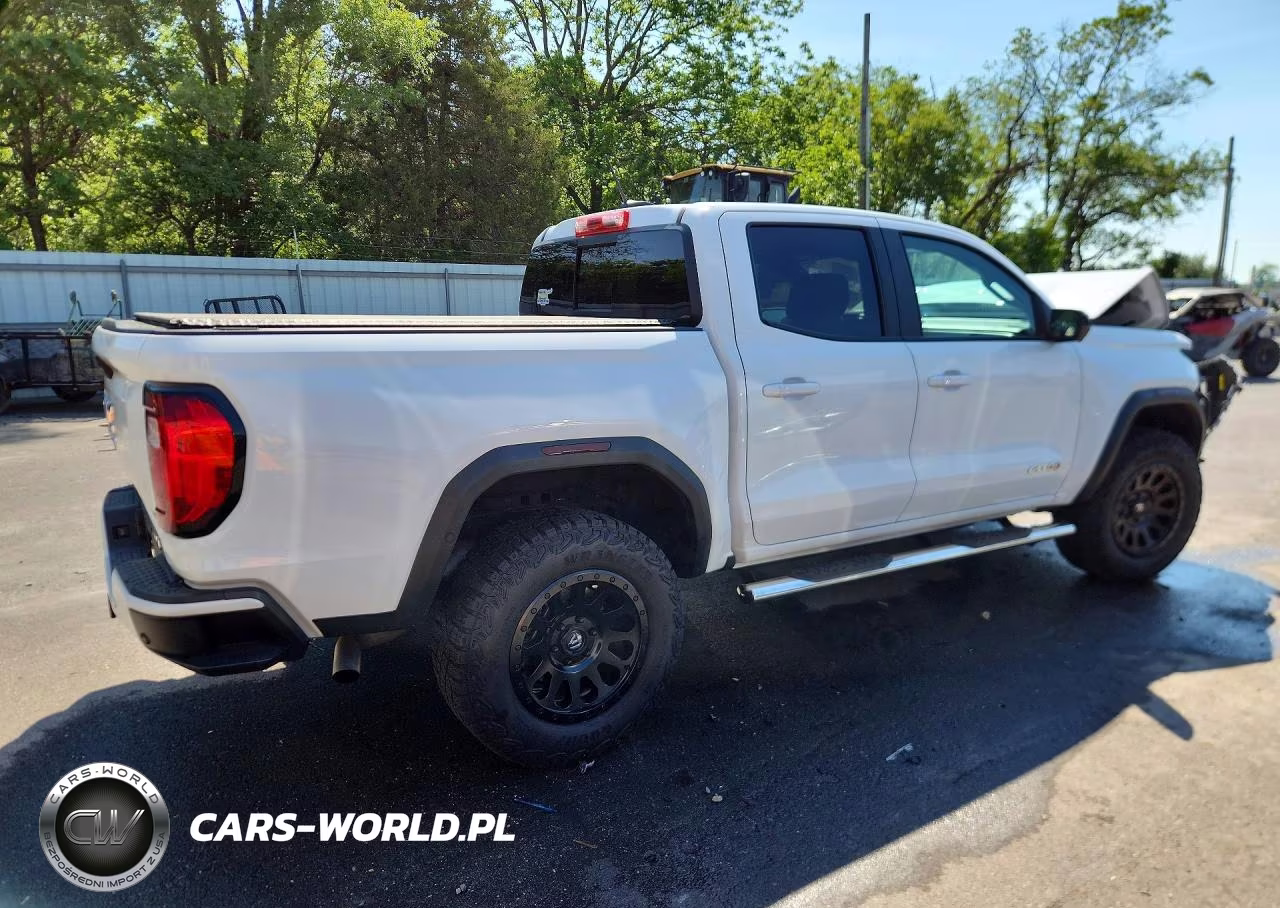 2024 GMC Canyon At4 VIN:1GTP6DEKXR1263053 - 3