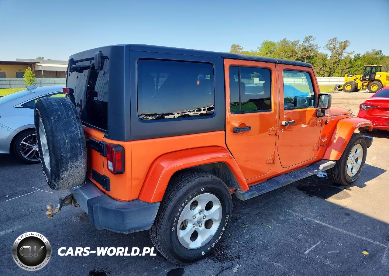 2015 Jeep Wrangler Unlimited Sahara VIN:1C4BJWEG6FL629834 - 3