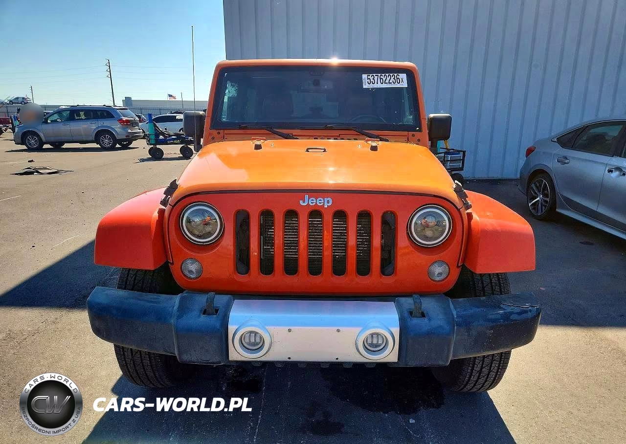 2015 Jeep Wrangler Unlimited Sahara VIN:1C4BJWEG6FL629834 - 5