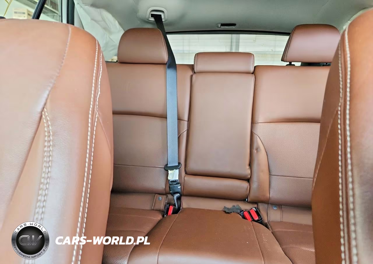 2019 Subaru Outback Touring VIN:4S4BSATC6K3255814 - 10