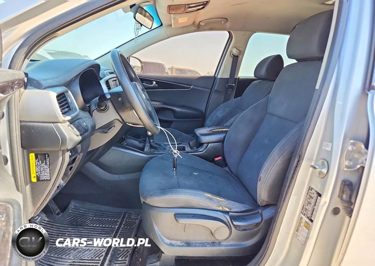 2018 Kia Sorento L VIN:5XYPG4A33JG351314 - 7
