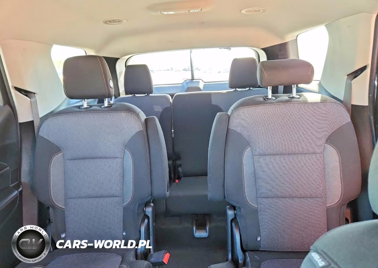 2018 Chevrolet Traverse Lt VIN:1GNERGKW1JJ145752 - 10