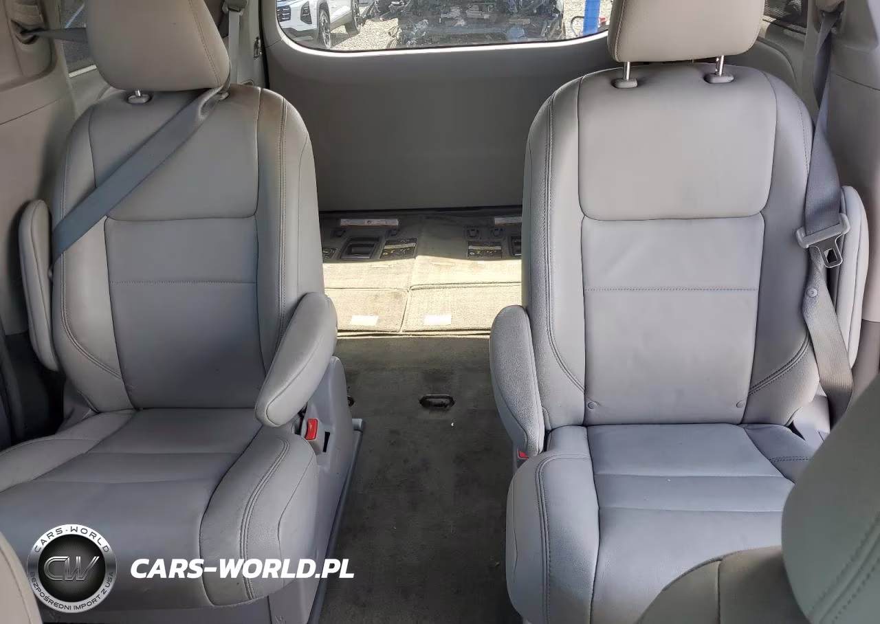 2017 Toyota Sienna Xle Premium 7-Passenger VIN:5TDDZ3DC4HS156774 - 10