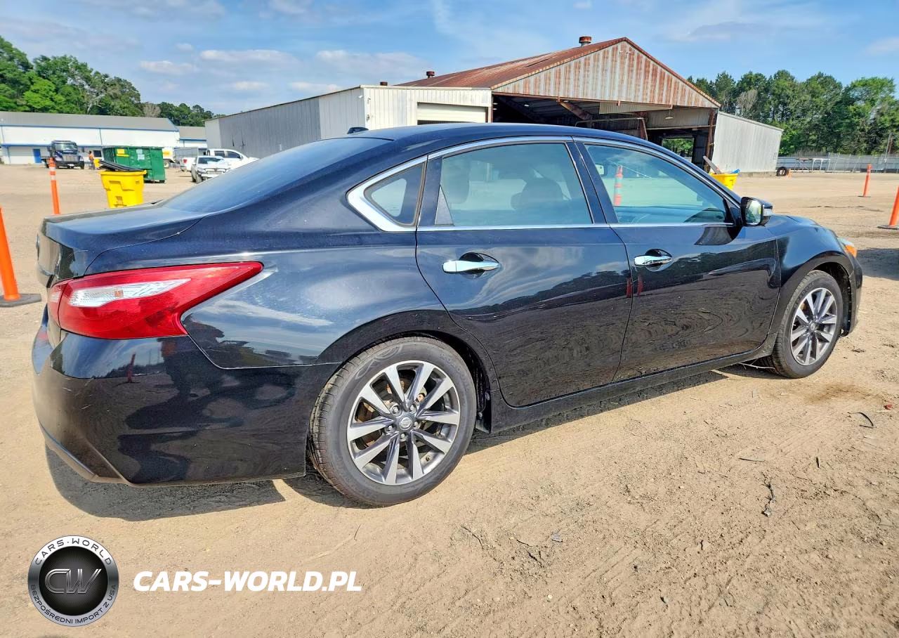 2017 Nissan Altima VIN:1N4AL3APXHC231979 - 3