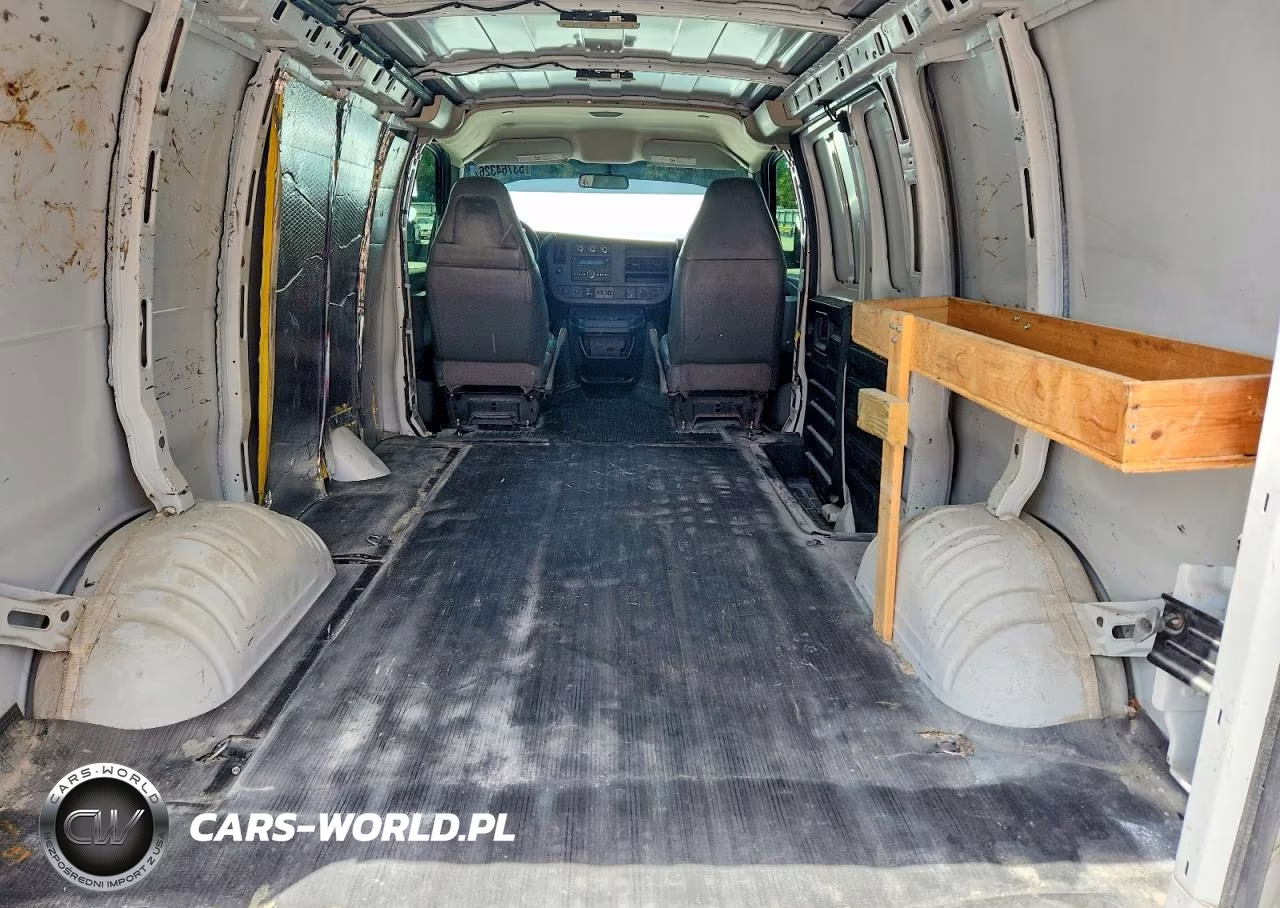 2017 Chevrolet Express 2500 Cargo Delivery Van VIN:1GCWGAFF3H1143859 - 10