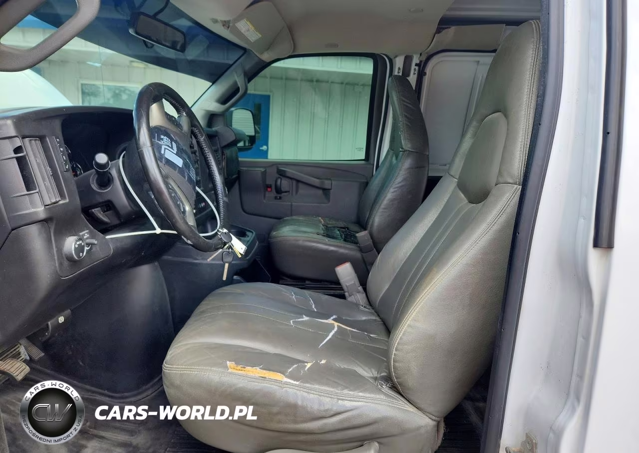 2017 Chevrolet Express 2500 Cargo Delivery Van VIN:1GCWGAFF3H1143859 - 7