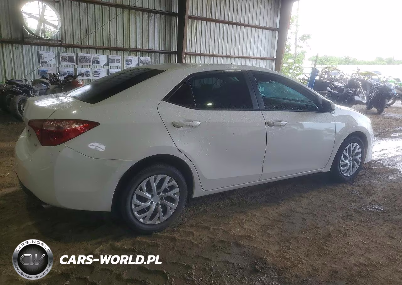 2019 Toyota Corolla Le VIN:5YFBURHE7KP926938 - 3