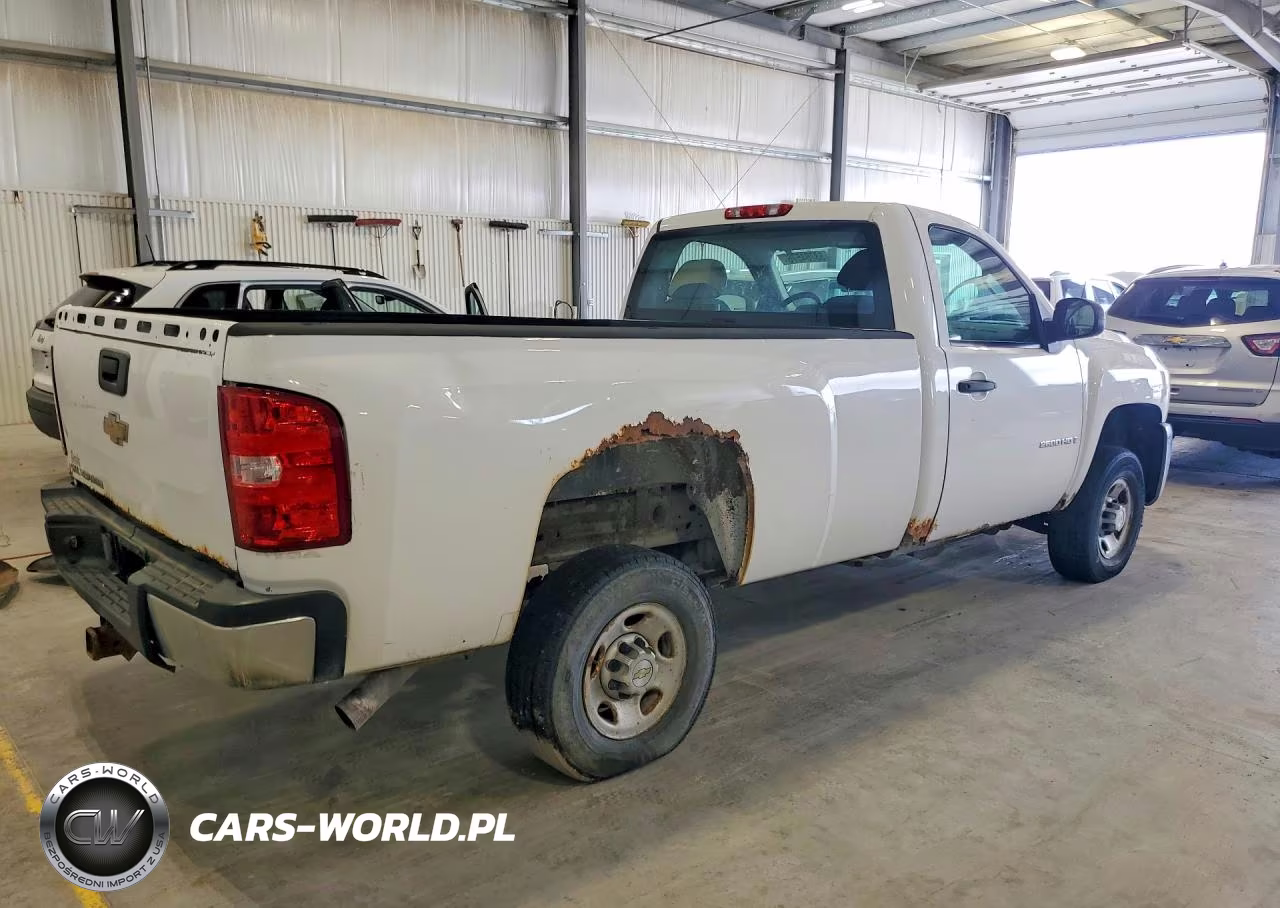 2009 Chevrolet Silverado C2500 Heavy Duty VIN:1GCHC44K69F143493 - 3