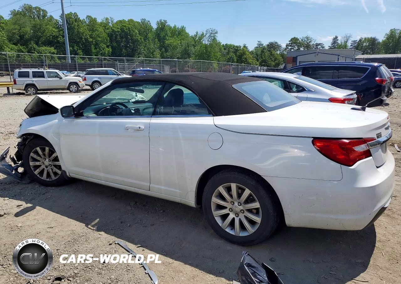 2013 Chrysler 200 Touring VIN:1C3BCBEB3DN526738 - 2