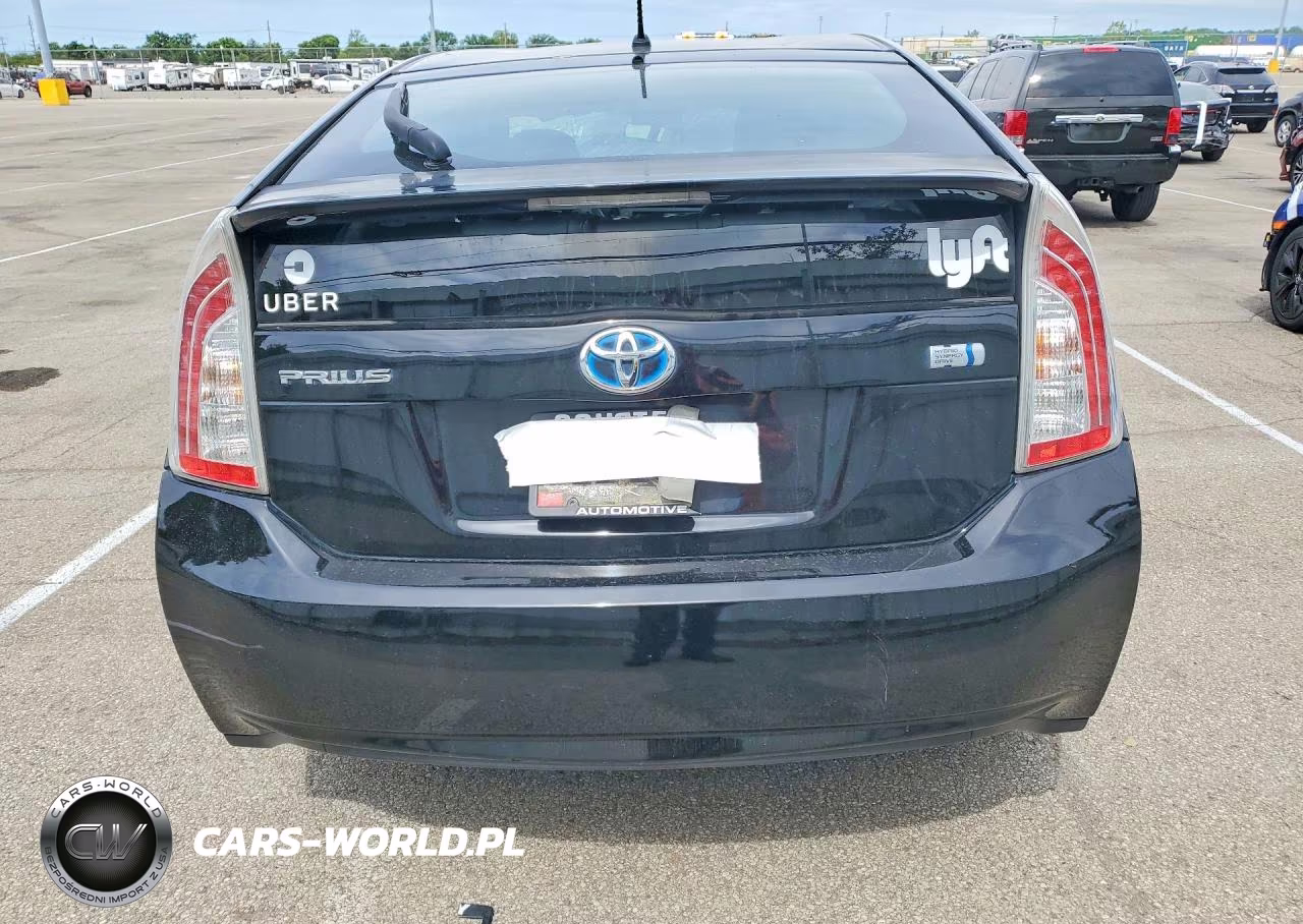2013 Toyota Prius Two VIN:JTDKN3DU9D5588322 - 6