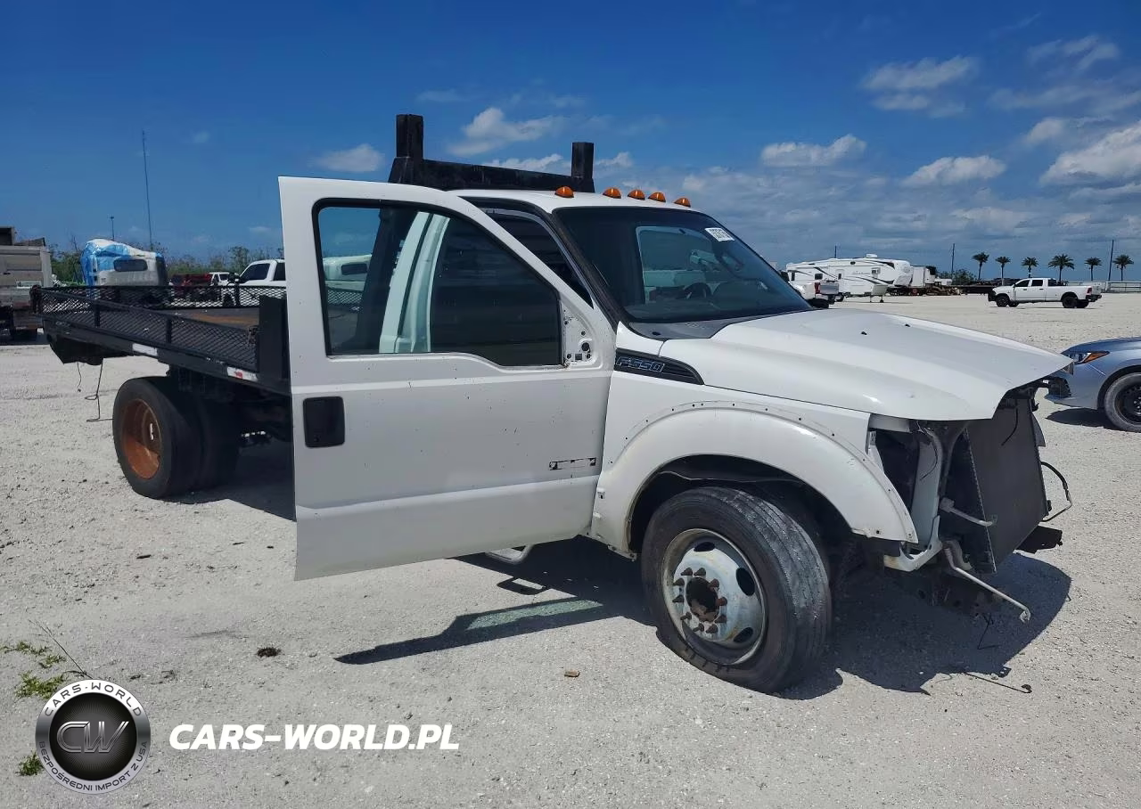 2012 Ford F550 Super Duty VIN:1FDUF5GT2CEC97403 - 4