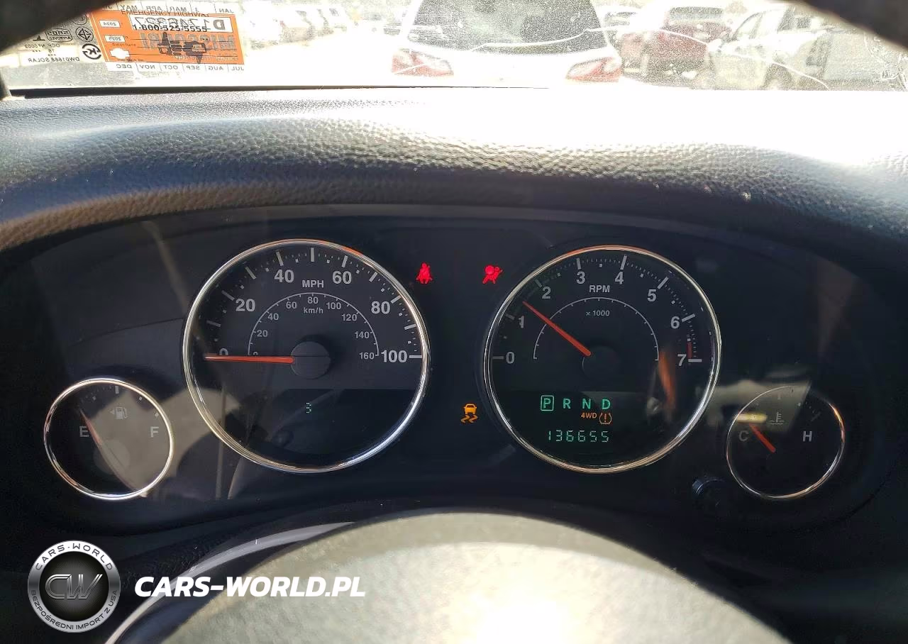 2014 Jeep Wrangler Unlimited Sahara VIN:1C4BJWEGXEL266047 - 9