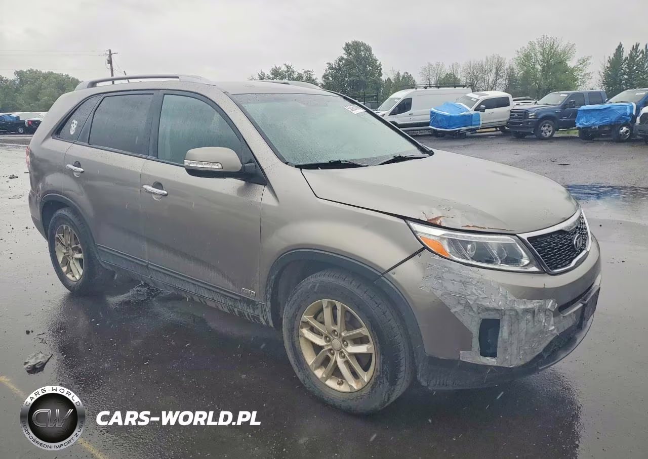 2015 Kia Sorento Lx VIN:5XYKTCA69FG631868 - 4