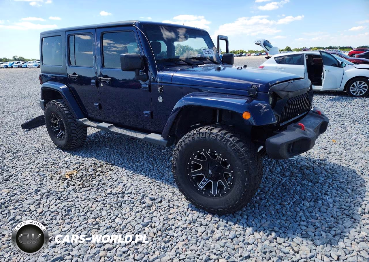 2013 Jeep Wrangler Unlimited Sahara VIN:1C4BJWEG4DL608607 - 4
