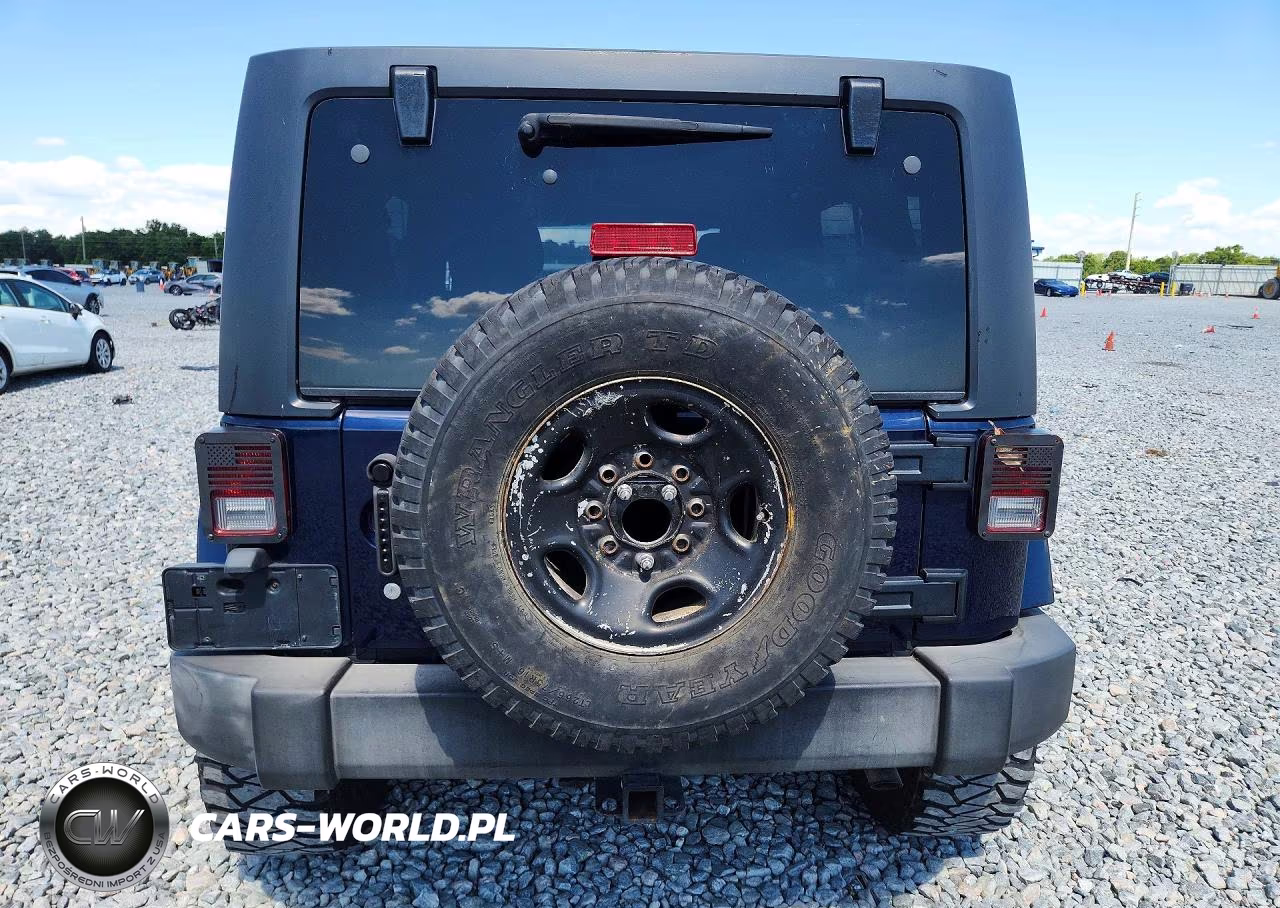 2013 Jeep Wrangler Unlimited Sahara VIN:1C4BJWEG4DL608607 - 6
