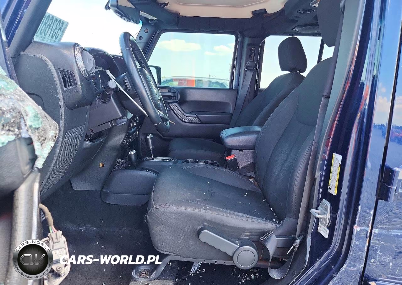 2013 Jeep Wrangler Unlimited Sahara VIN:1C4BJWEG4DL608607 - 7