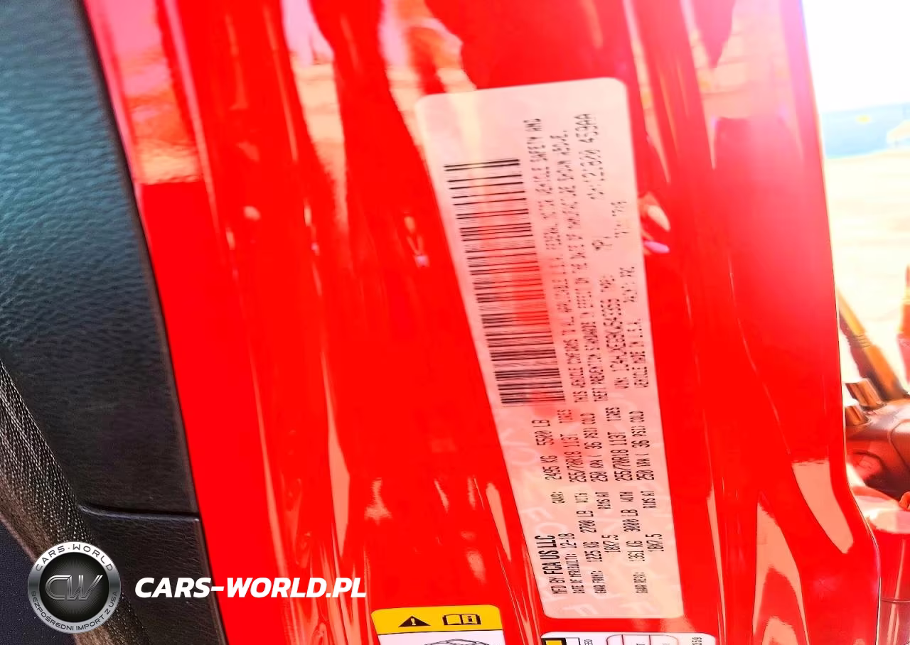 2019 Jeep Wrangler Unlimited Sahara VIN:1C4HJXEG9KW543359 - 12