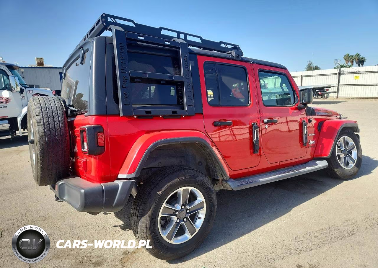 2019 Jeep Wrangler Unlimited Sahara VIN:1C4HJXEG9KW543359 - 3