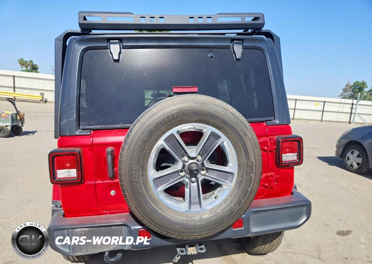 2019 Jeep Wrangler Unlimited Sahara VIN:1C4HJXEG9KW543359 - 6