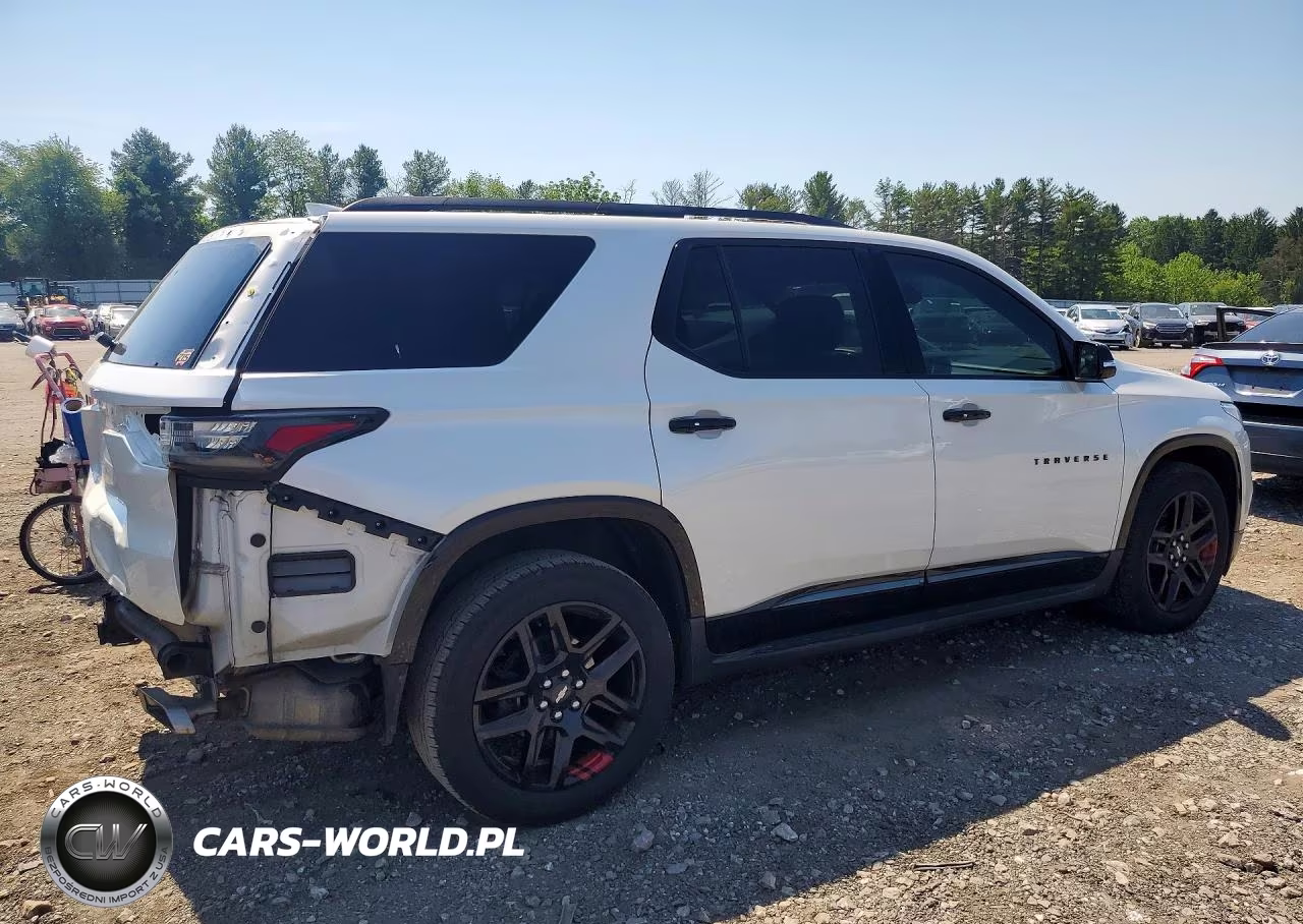 2018 Chevrolet Traverse Premier VIN:1GNERKKW9JJ116583 - 3