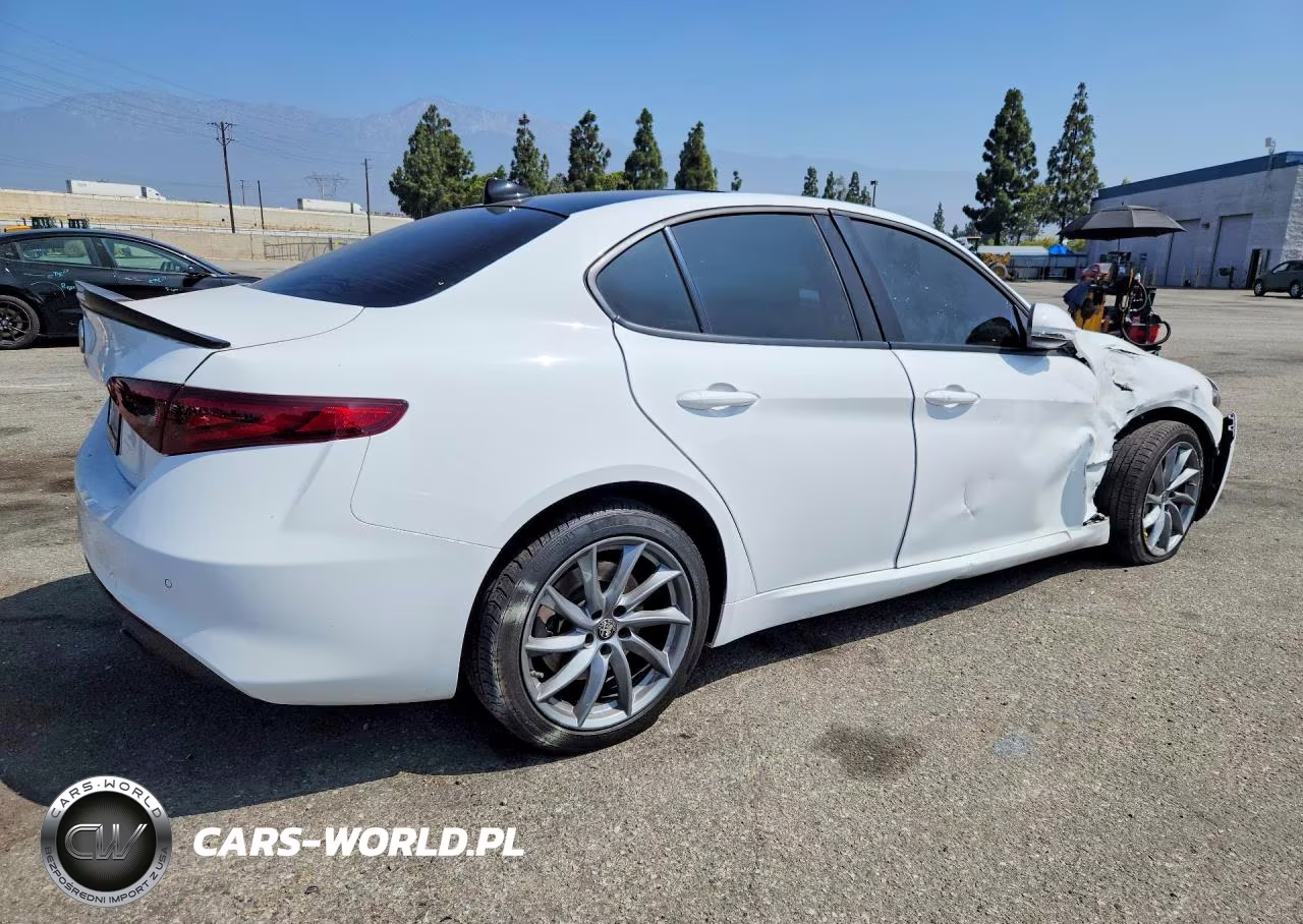 2022 Alfa Romeo Giulia Super VIN:ZARFANBN7N7656813 - 3