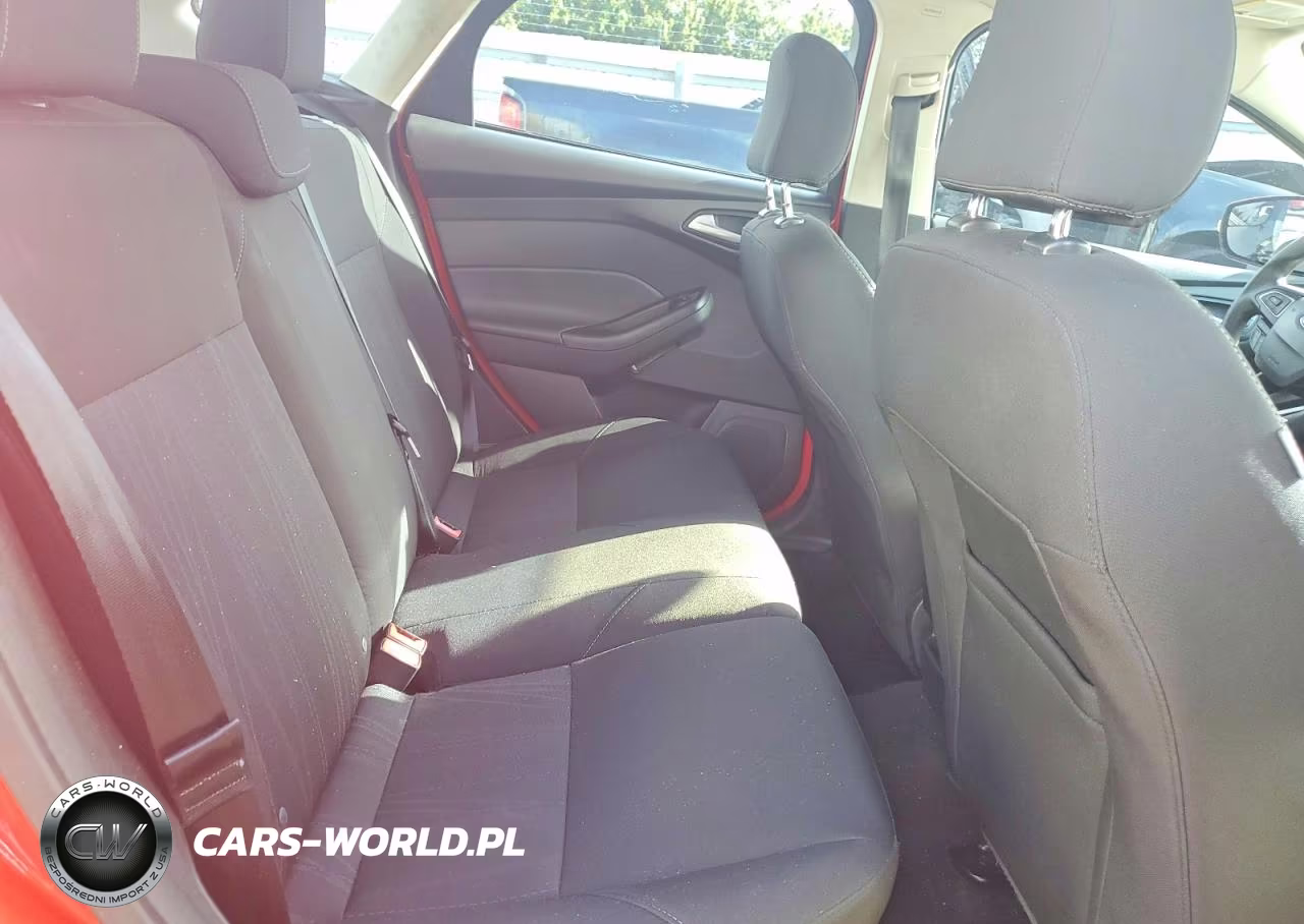 2017 Ford Focus Se VIN:1FADP3K22HL246920 - 10