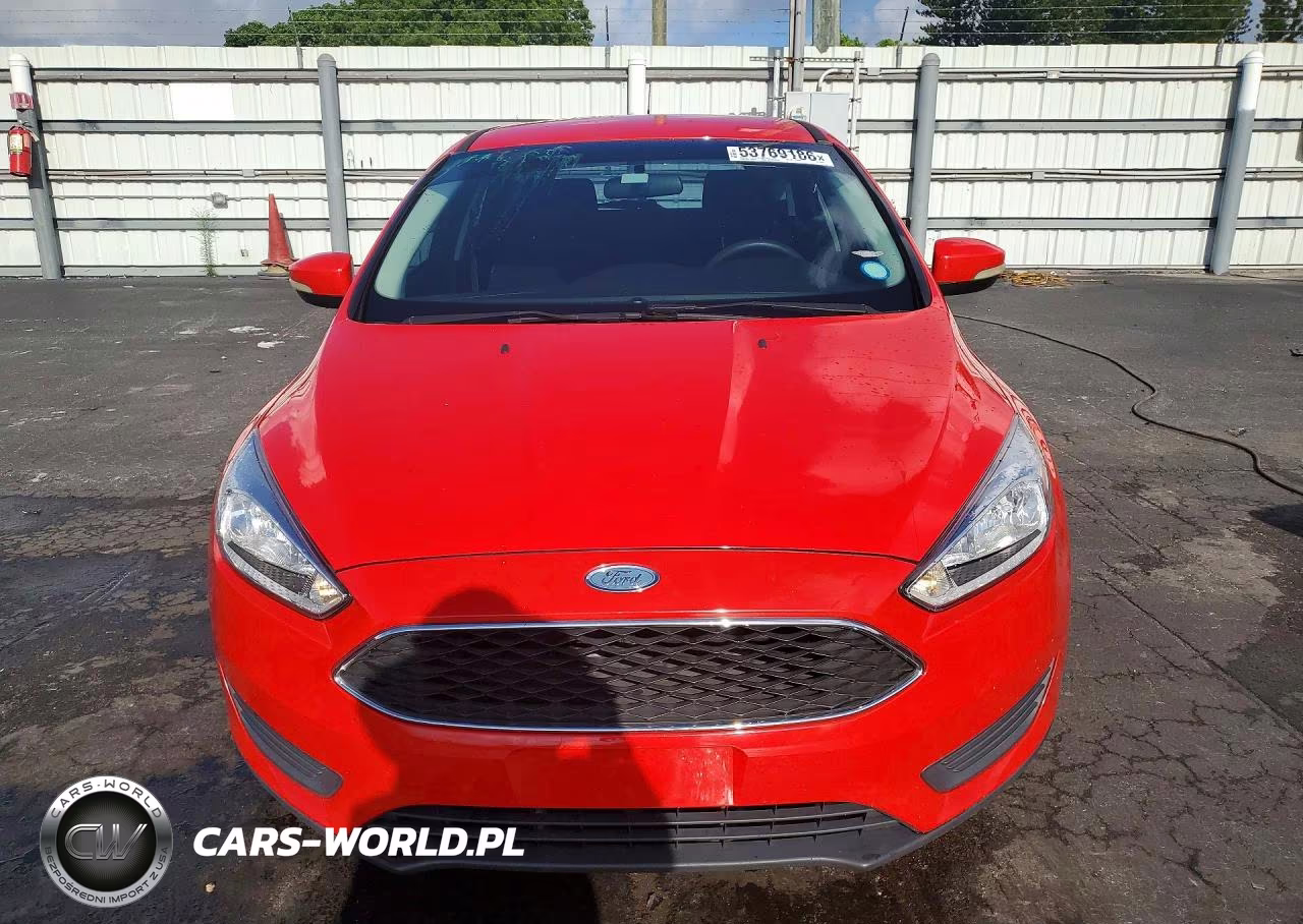 2017 Ford Focus Se VIN:1FADP3K22HL246920 - 5