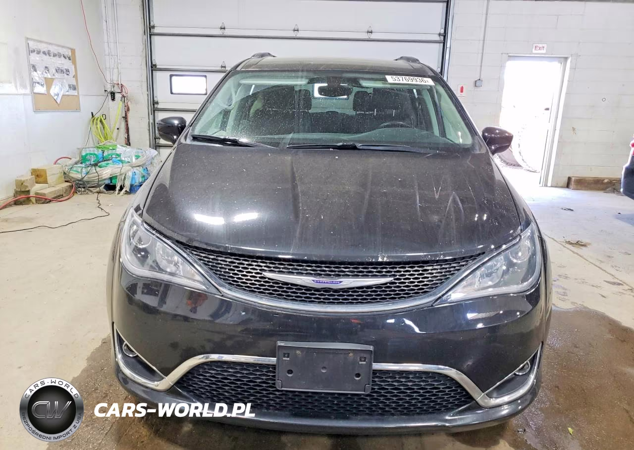 2019 Chrysler Pacifica Touring L VIN:2C4RC1BGXKR550247 - 5