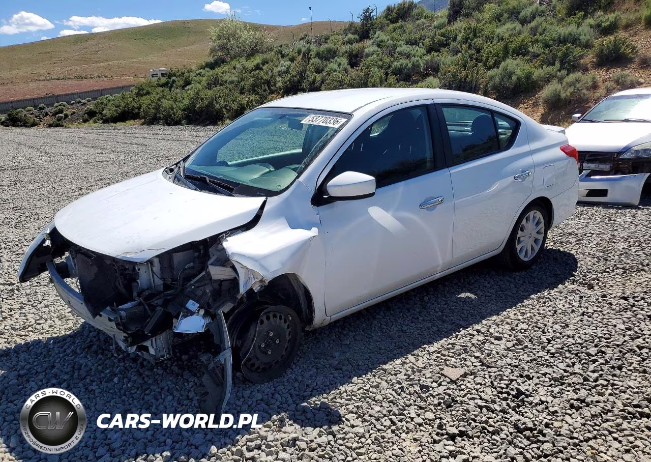 2015 Nissan Versa 1.6 Sv – zdjęcie 1 z 13