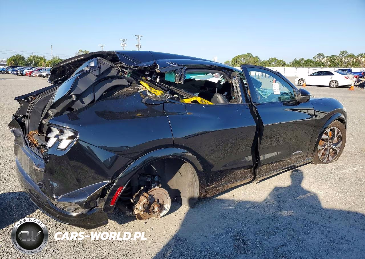 2023 Ford Mustang Mach-E Premium VIN:3FMTK3SU6PMA84756 - 3