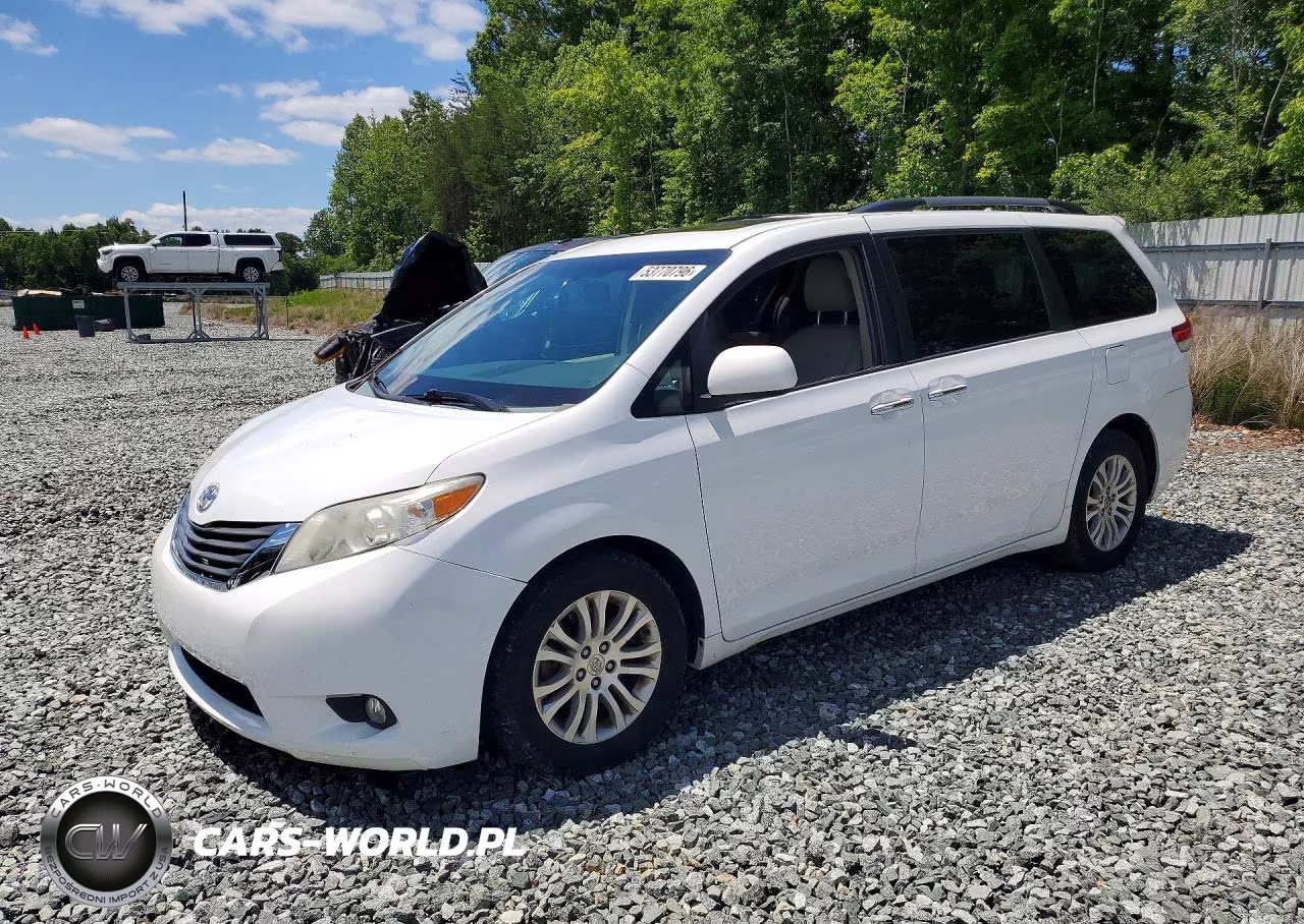 2014 Toyota Sienna Xle 8-Passenger
